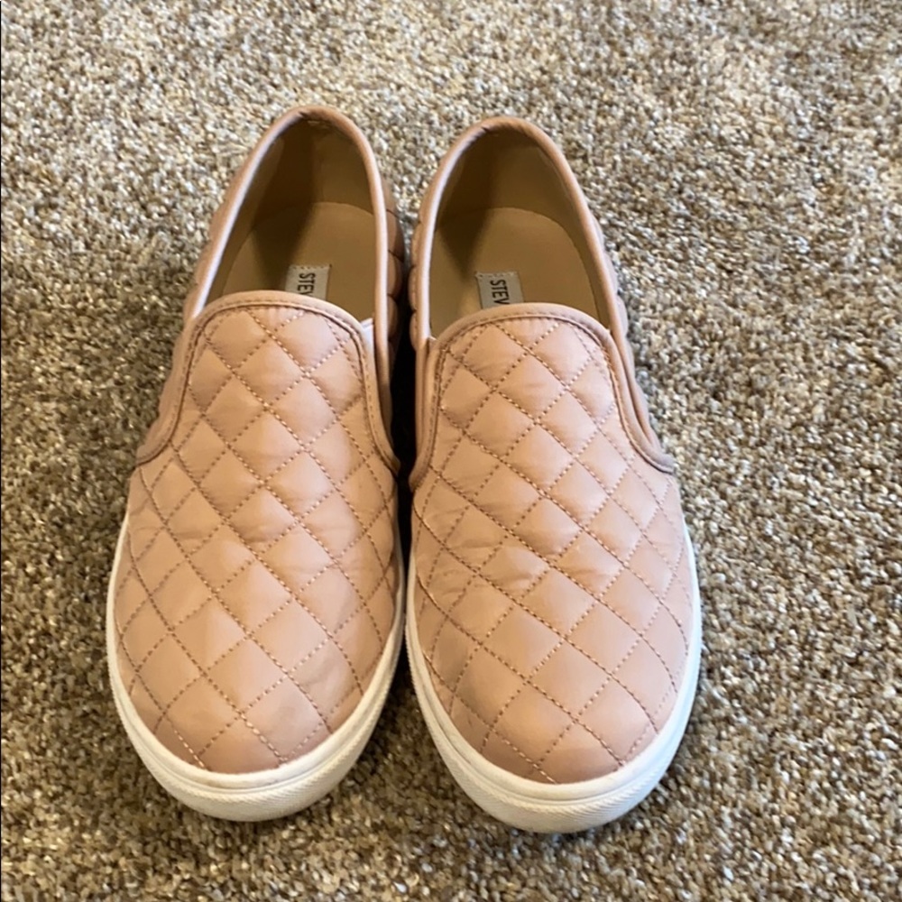 Steve Madden pink slip ons size 8